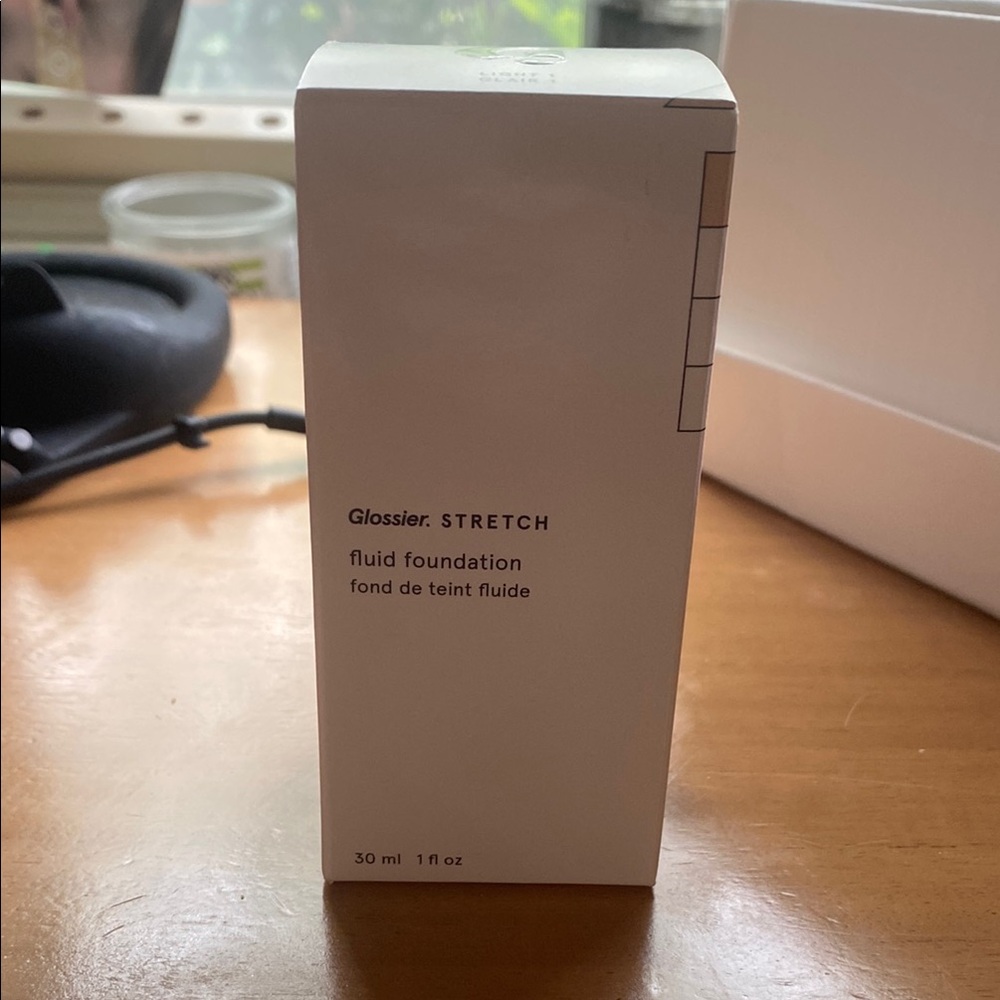 Glossier Stretch Fluid Foundation -Light 1